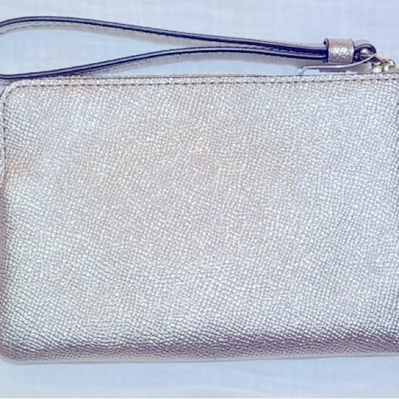 Coach corner zip wristlet - Picture 2 of 3